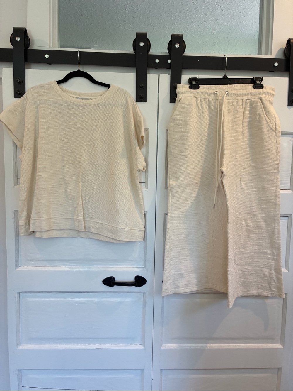 SEE AND BE SEEN - Cream textured Two-Piece Set - Relaxed Top & Drawstring pants - Picture 2 of 6